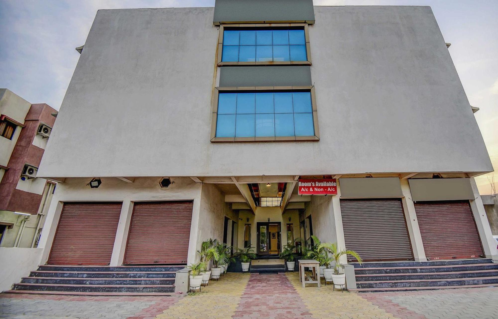 Hotel O Plus Corporate One Khapa  Exteriér fotografie