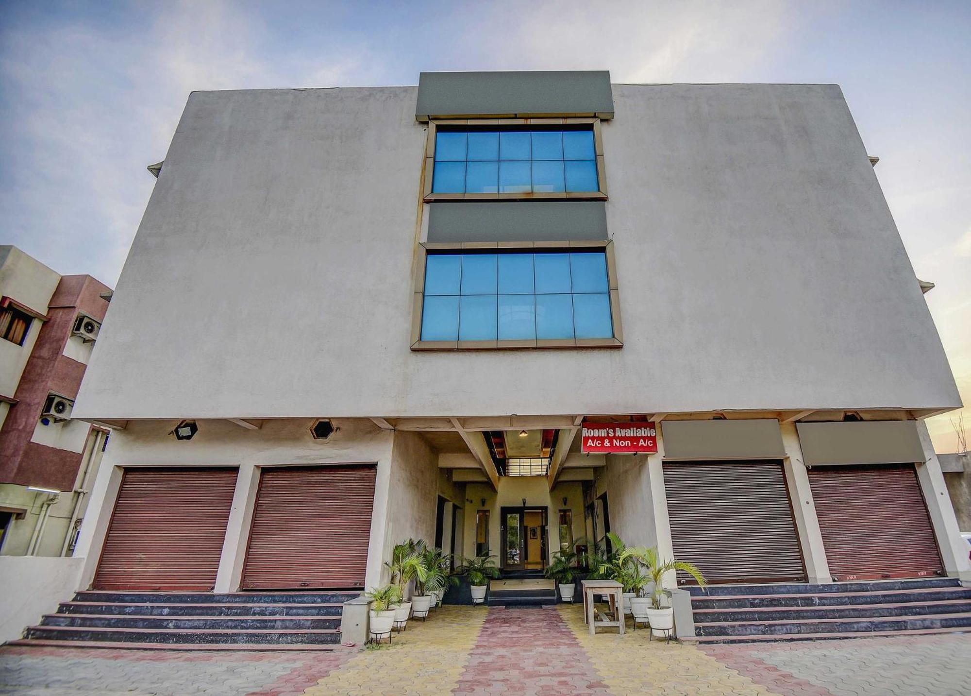 Hotel O Plus Corporate One Khapa  Exteriér fotografie